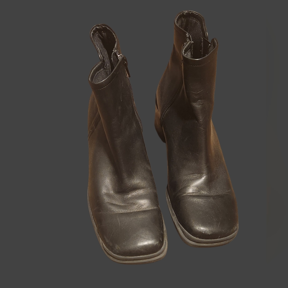 LizFlex boots